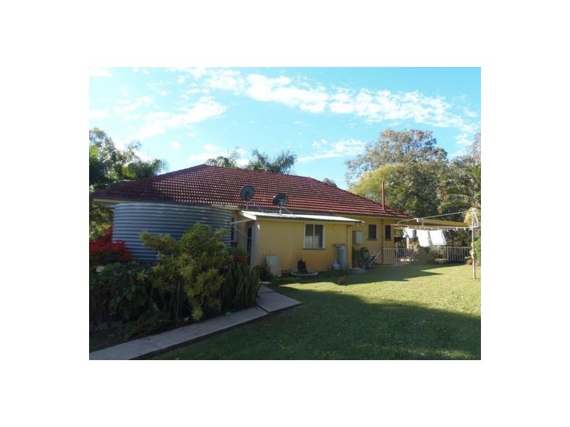 845 Bruce Highway, Chatsworth QLD 4570