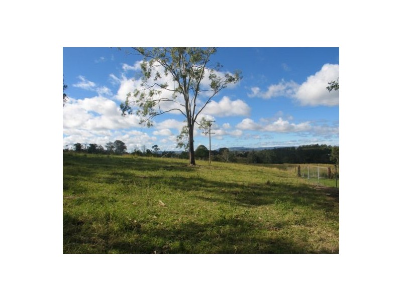 84 Mcintosh Creek Road, Jones Hill QLD 4570