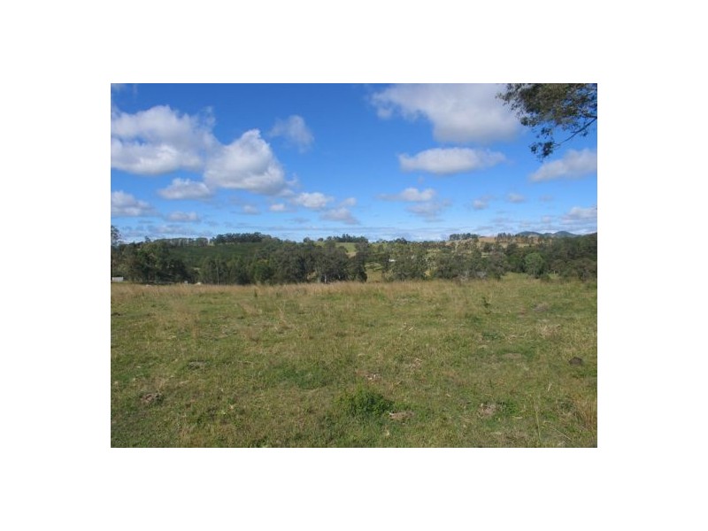 84 Mcintosh Creek Road, Jones Hill QLD 4570