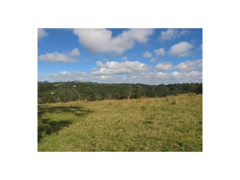 84 Mcintosh Creek Road, Jones Hill QLD 4570