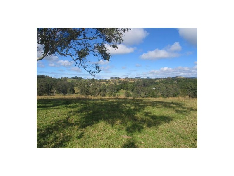 84 Mcintosh Creek Road, Jones Hill QLD 4570