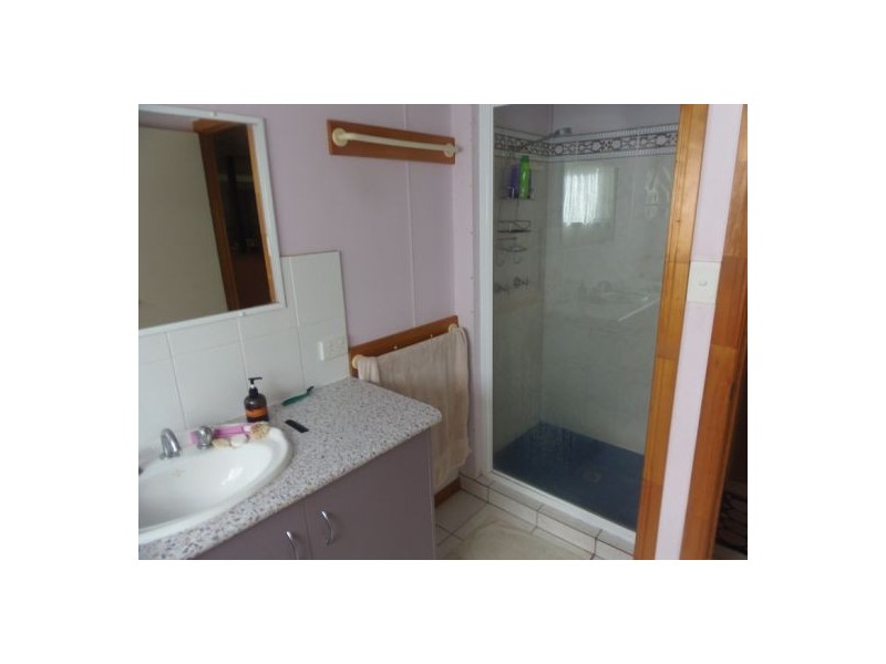 30 Gum Tree Road, Araluen QLD 4570