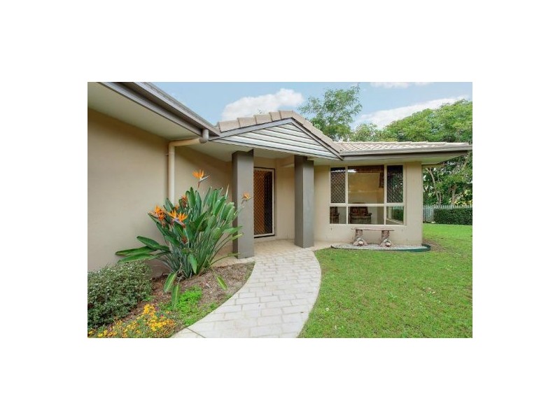 10 Greens Court, Southside QLD 4570