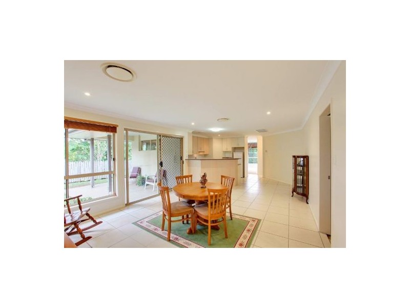 10 Greens Court, Southside QLD 4570