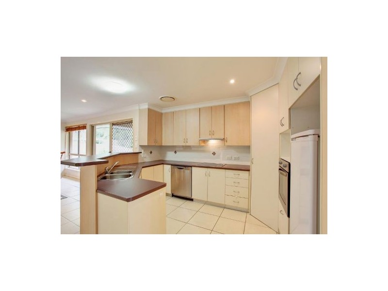 10 Greens Court, Southside QLD 4570