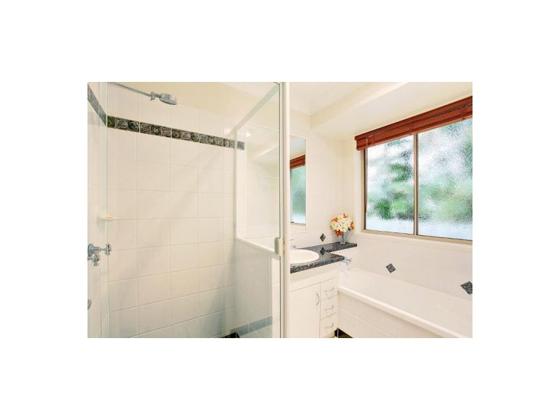 10 Greens Court, Southside QLD 4570