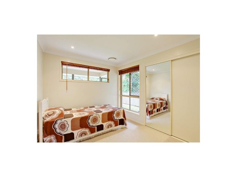 10 Greens Court, Southside QLD 4570