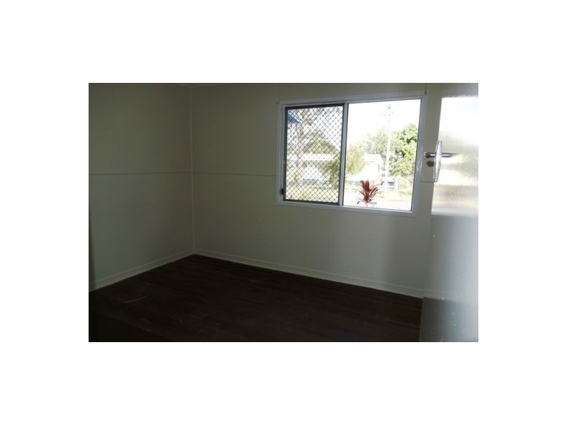 11 Neil Street, Southside QLD 4570