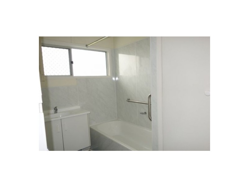 11 Neil Street, Southside QLD 4570