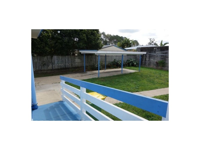 11 Neil Street, Southside QLD 4570