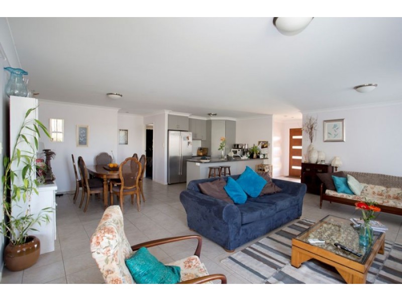 12 Managers Court, Jones Hill QLD 4570