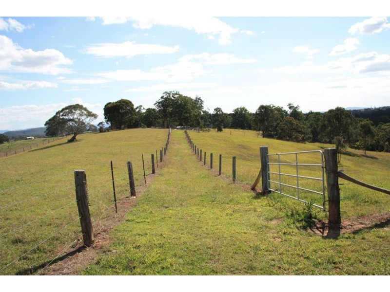 131 Hartwig Road, Mothar Mountain QLD 4570