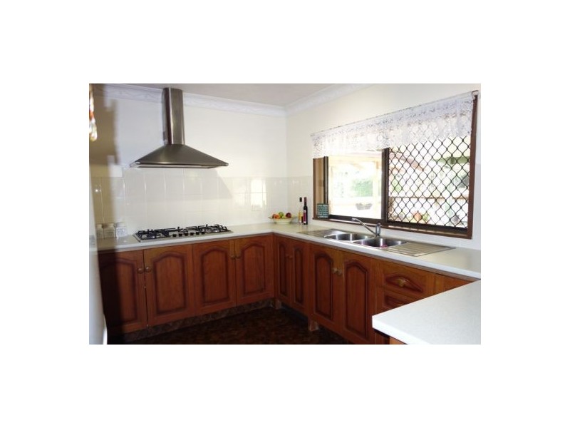 3 Daphne Street, Southside QLD 4570