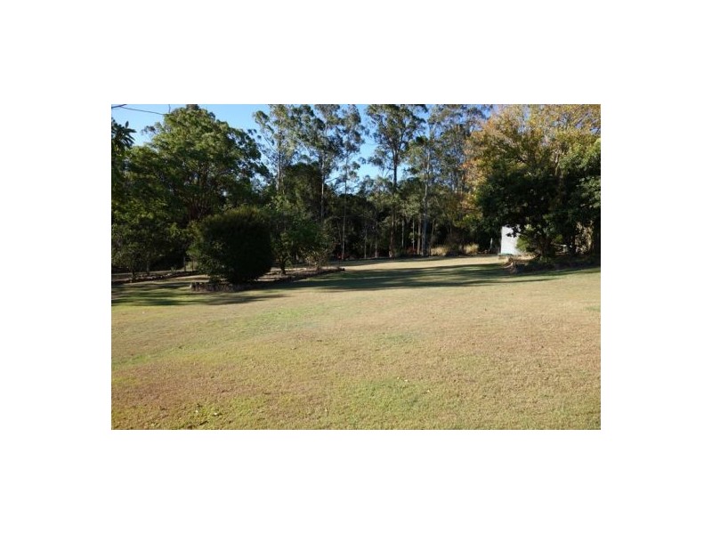 3 Daphne Street, Southside QLD 4570