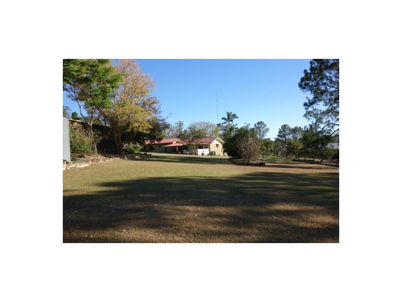 3 Daphne Street, Southside QLD 4570