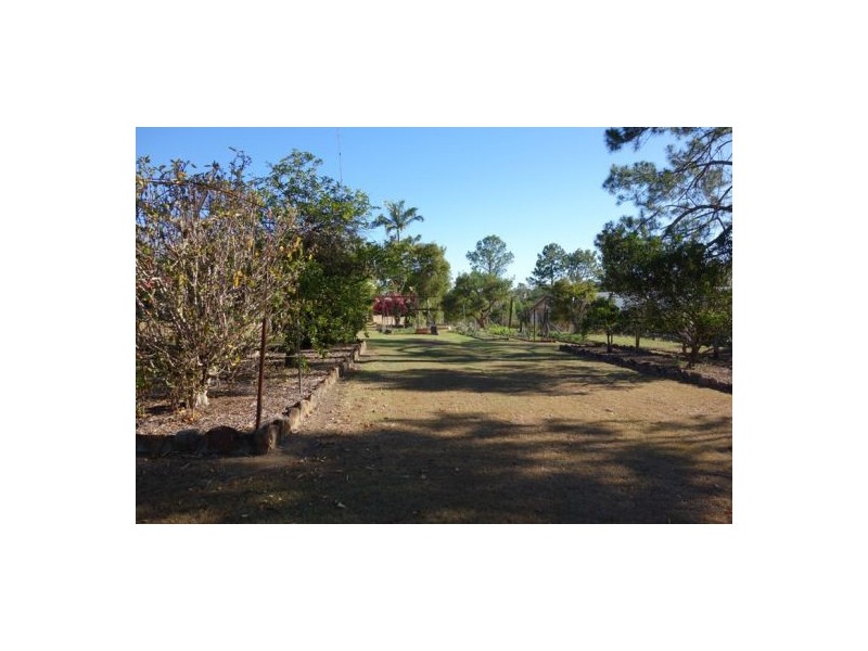 3 Daphne Street, Southside QLD 4570