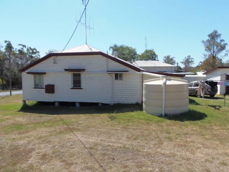 6 Munro Street, Goomeri QLD 4601