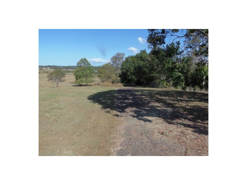 676 Bruce Highway, Chatsworth QLD 4570