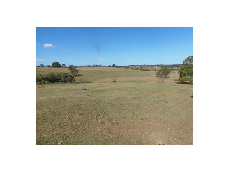 676 Bruce Highway, Chatsworth QLD 4570