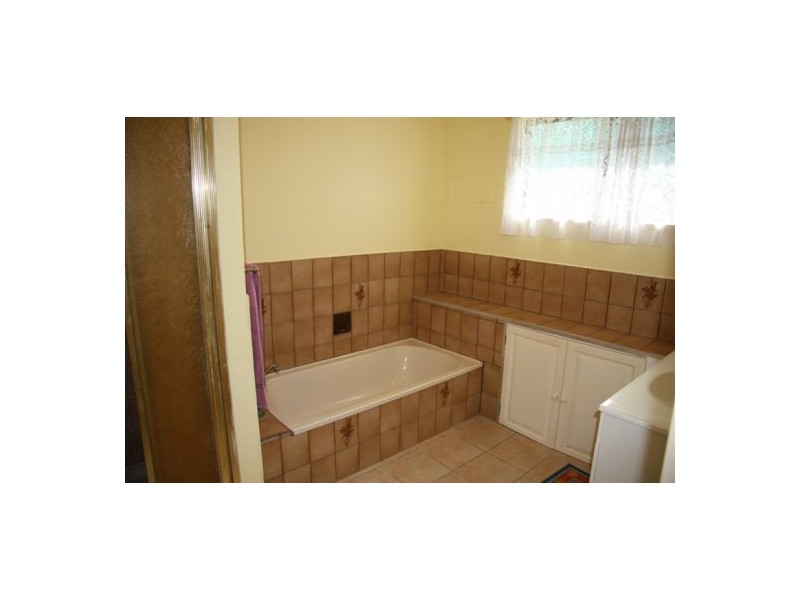 Goomboorian QLD 4570