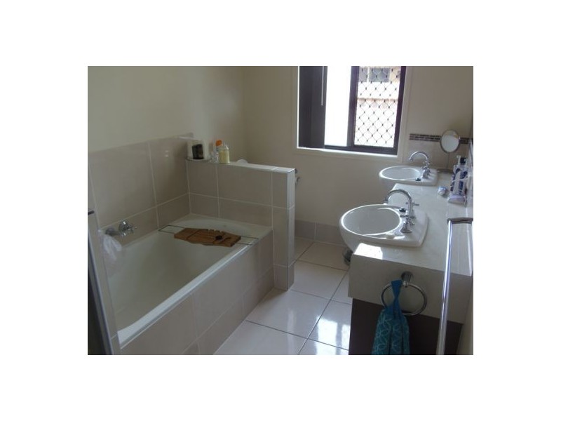 63 Gympie View Drive, Southside QLD 4570