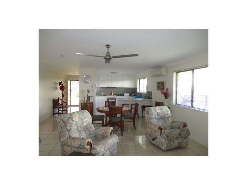 Unit 1/1 Suncrest Court, Southside QLD 4570