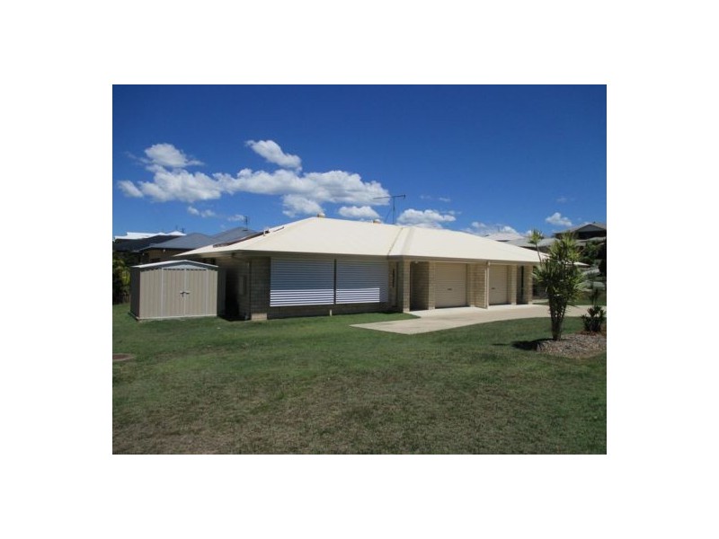 5a Vista Close, Southside QLD 4570