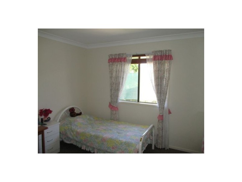 5a Vista Close, Southside QLD 4570