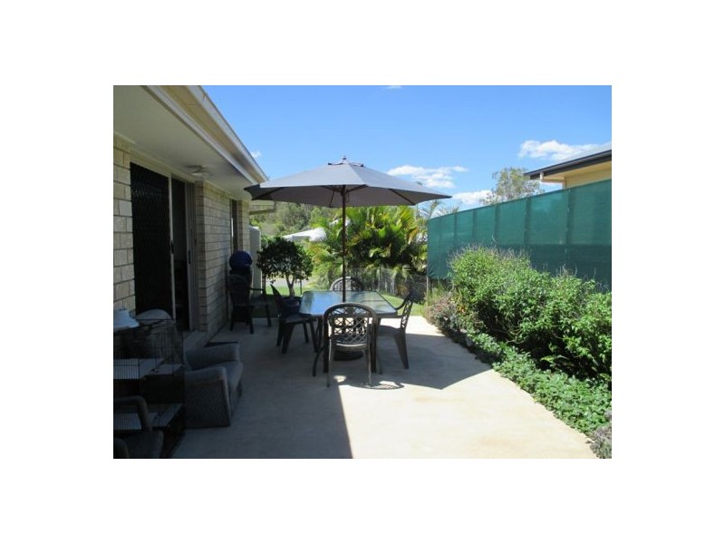 5a Vista Close, Southside QLD 4570