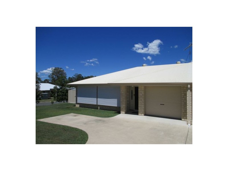 5a Vista Close, Southside QLD 4570