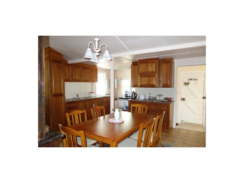 22 Booker Street, Woolooga QLD 4570