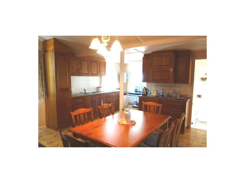 22 Booker Street, Woolooga QLD 4570