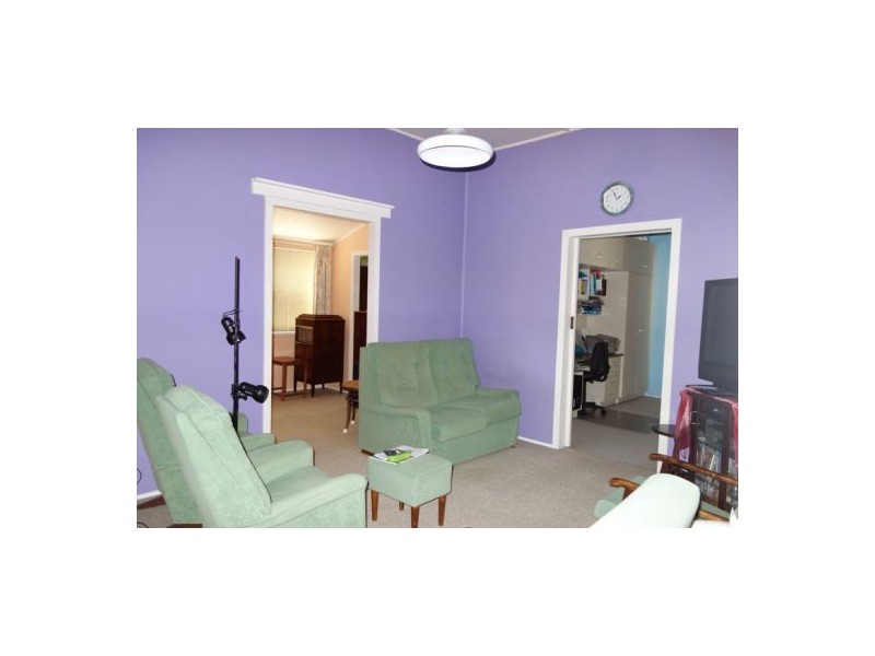 22 Booker Street, Woolooga QLD 4570