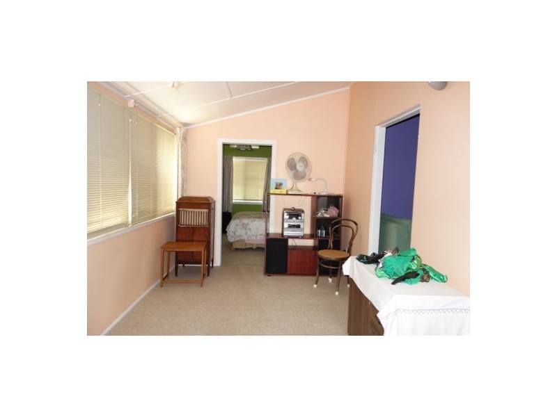 22 Booker Street, Woolooga QLD 4570