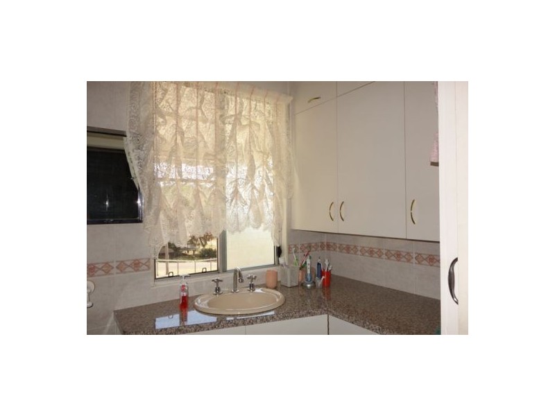 22 Booker Street, Woolooga QLD 4570