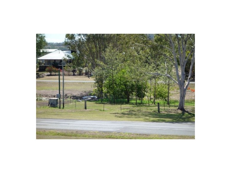 22 Booker Street, Woolooga QLD 4570