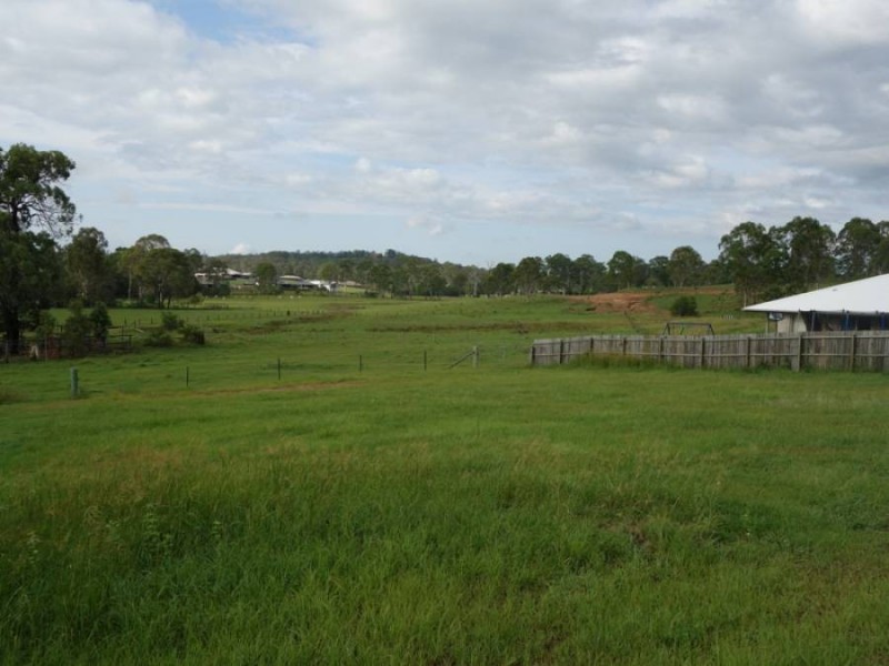 7 Eagle Hawk Drive, Southside QLD 4570