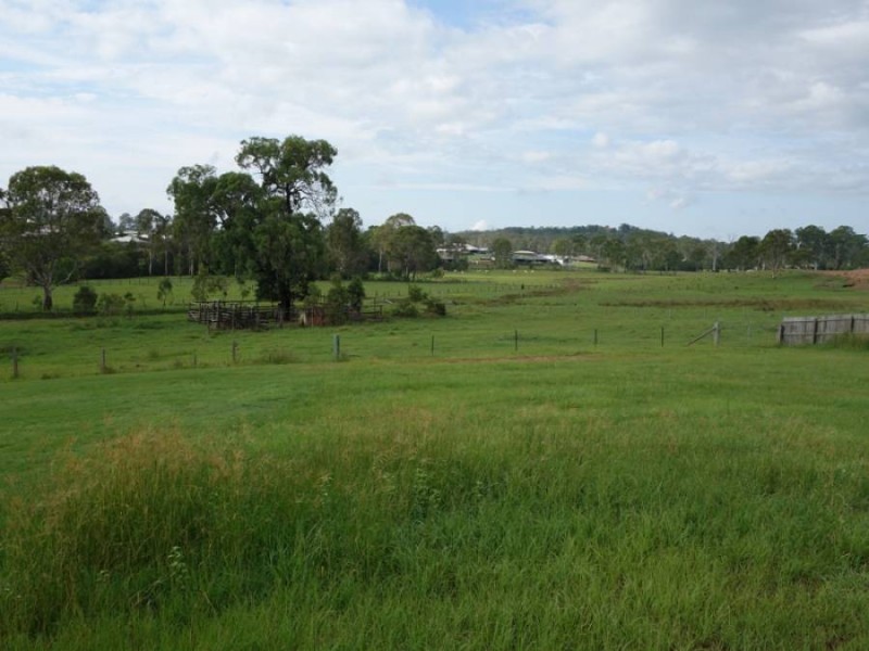 7 Eagle Hawk Drive, Southside QLD 4570