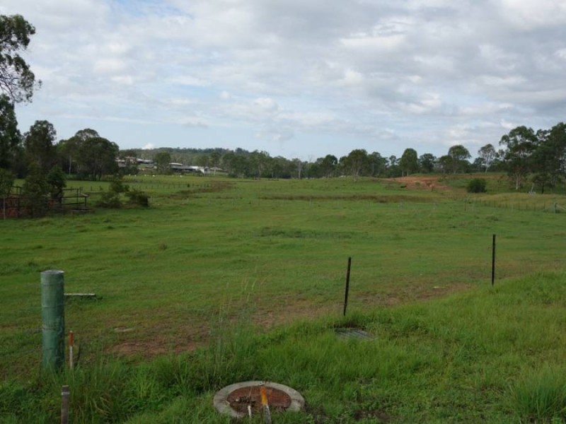 7 Eagle Hawk Drive, Southside QLD 4570