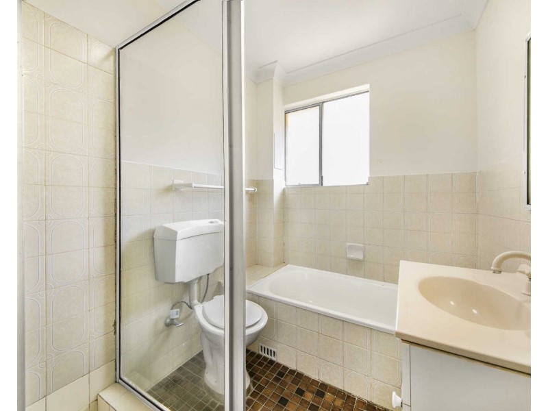 9/47 KENYONS ROAD, Merrylands NSW 2160