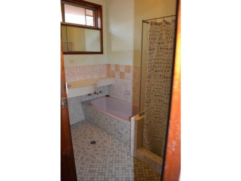 16 LOUGH AVENUE, Guildford NSW 2161