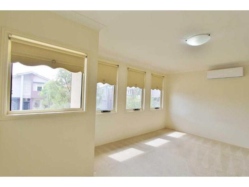 10 BISHOP AVENUE, Pemulwuy NSW 2145