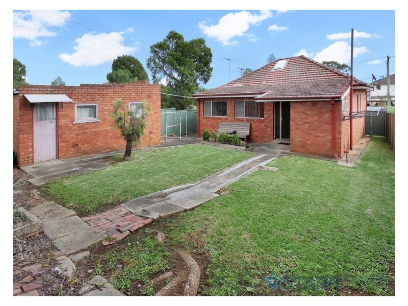 9 Brooks Street, Guildford NSW 2161