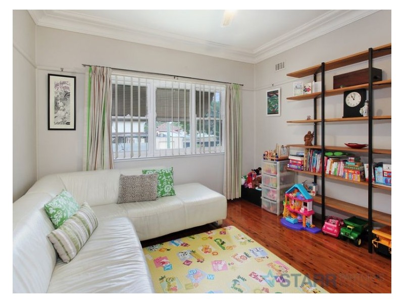 9 Brooks Street, Guildford NSW 2161