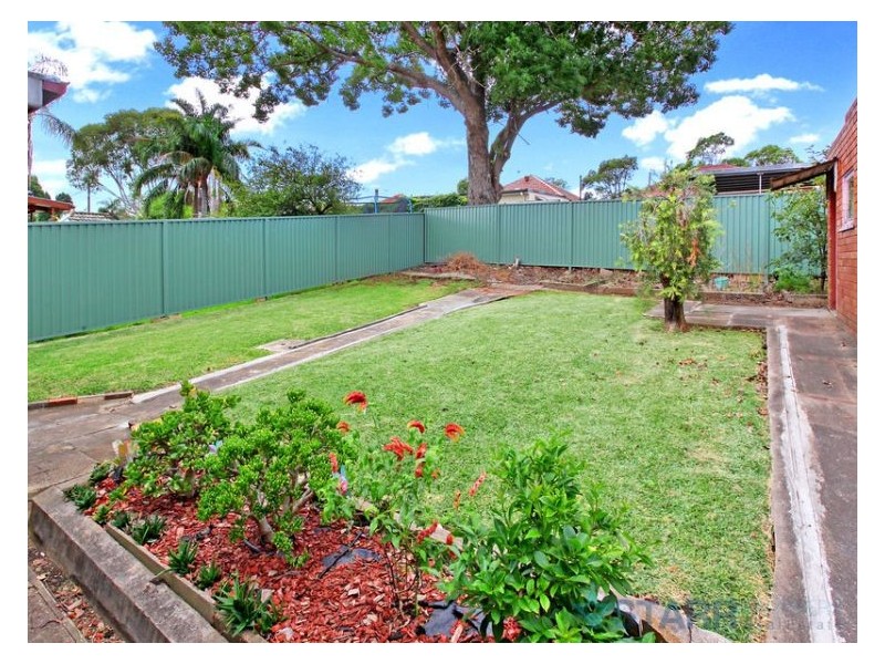 9 Brooks Street, Guildford NSW 2161