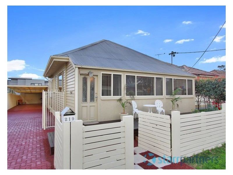 219 Fowler Road, Guildford NSW 2161