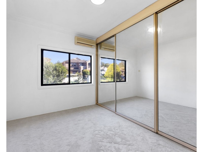 4 Valda Street, Merrylands NSW 2160