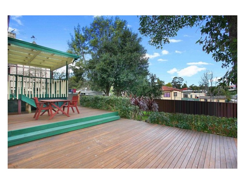 15 Newton Street, Guildford NSW 2161