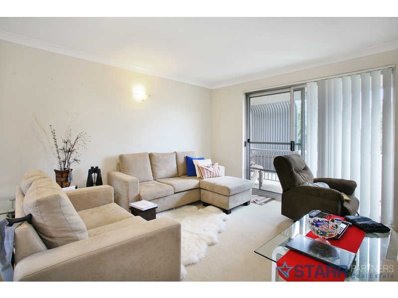 06/03 KANE STREET *OWNER MOVING IN*, Guildford NSW 2161
