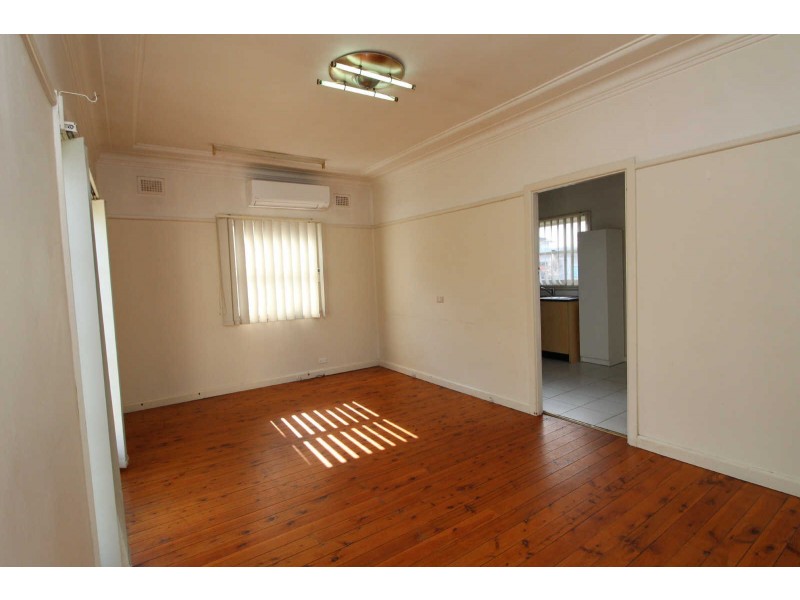 114 JERSEY ROAD, South Wentworthville NSW 2145